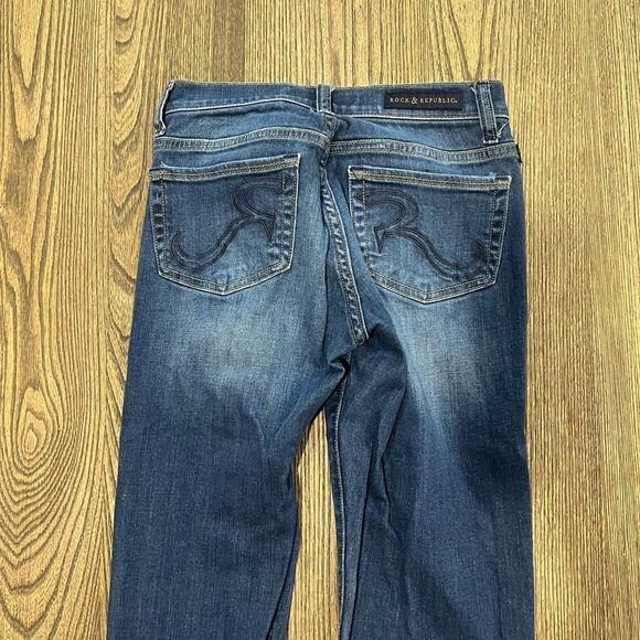Rock & Republic Berlin Straight Jeans Pockets Distressed Denim Dark Wash Size 2 - Picture 11 of 12
